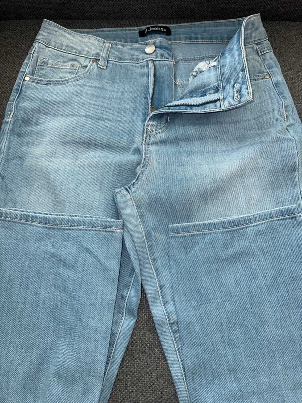 d. jeans Light Wash Straight Jeans